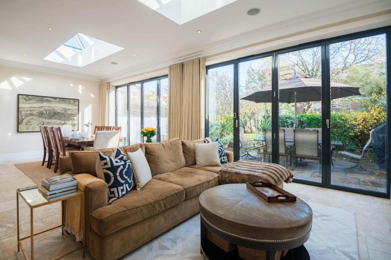 Breathtaking Putney Home With Gorgeous Garden Richmond  Buitenkant foto
