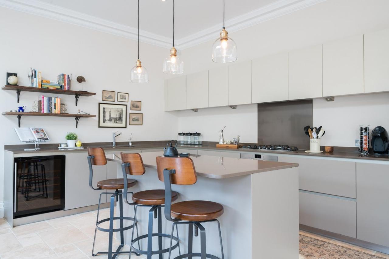 Breathtaking Putney Home With Gorgeous Garden Richmond  Buitenkant foto