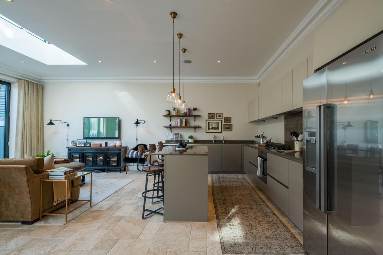 Breathtaking Putney Home With Gorgeous Garden Richmond  Buitenkant foto