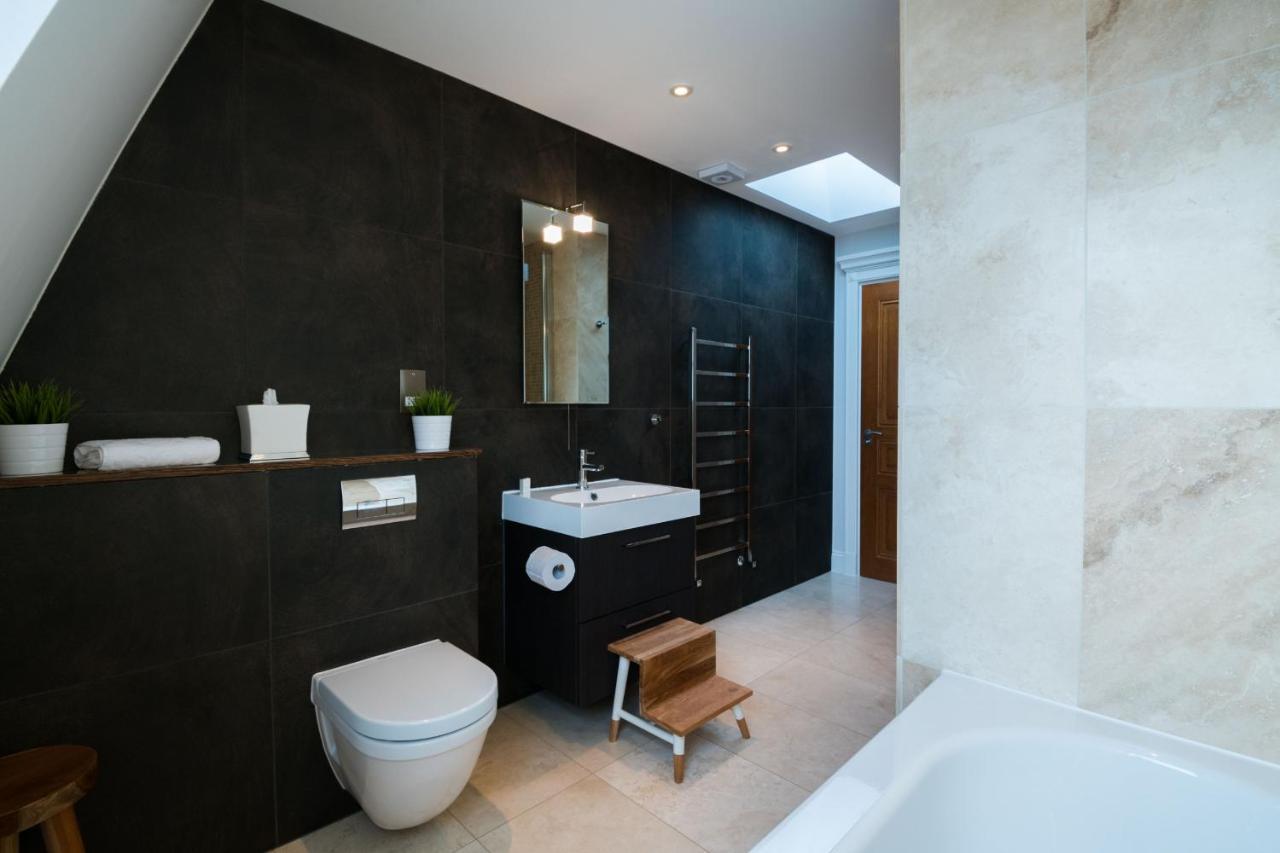 Breathtaking Putney Home With Gorgeous Garden Richmond  Buitenkant foto